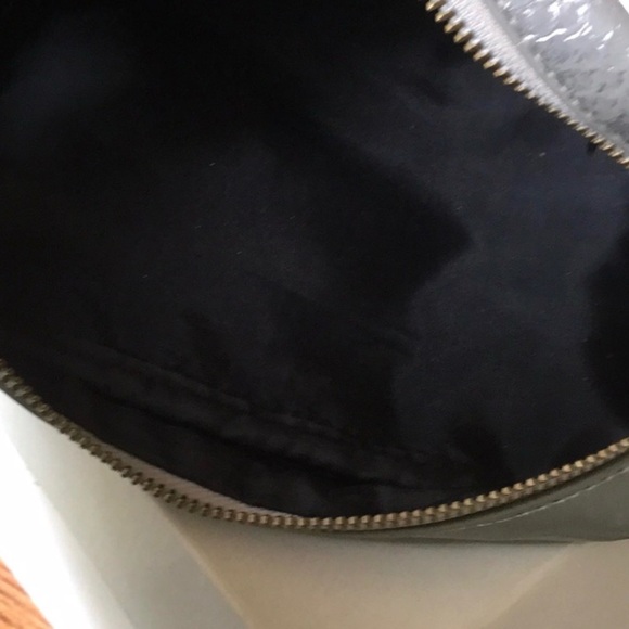 Elegant Silver Chain Strap Bag - Picture 5 of 5